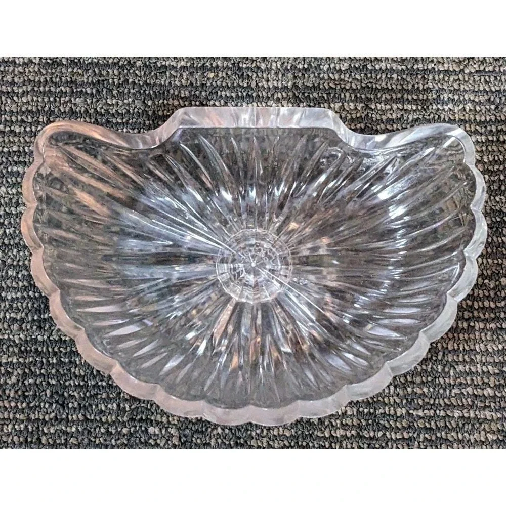 Vintage Celebrity MCM Clear Acrylic Soap Dish Starburst Pattern USA